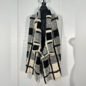 Urban Mangoz Black and Tan Sweater Vest Size XL EUC